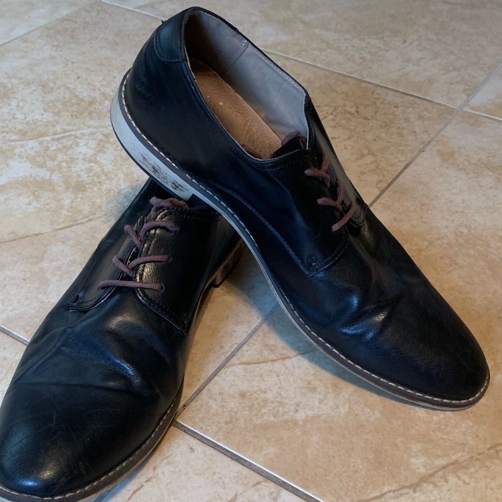 Men’s black Steve Madden dress shoes